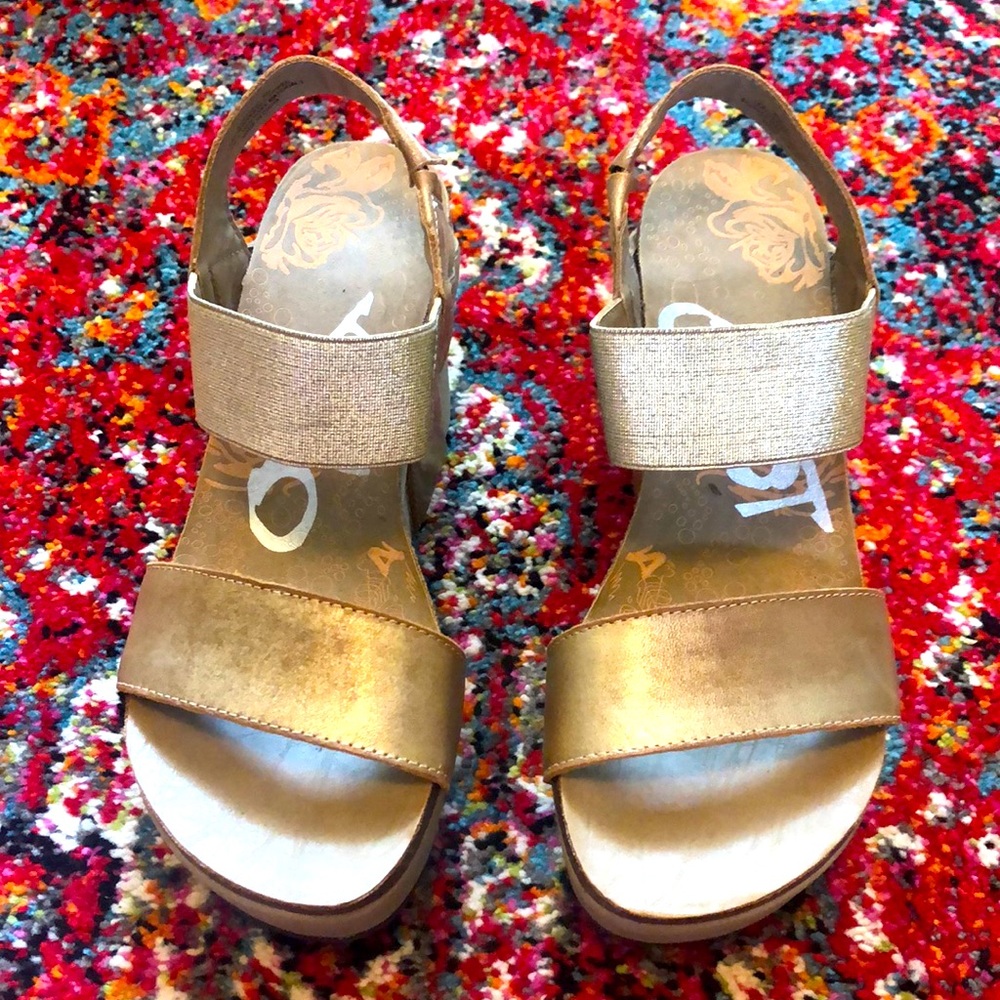 Never Worn OTBT Wedges